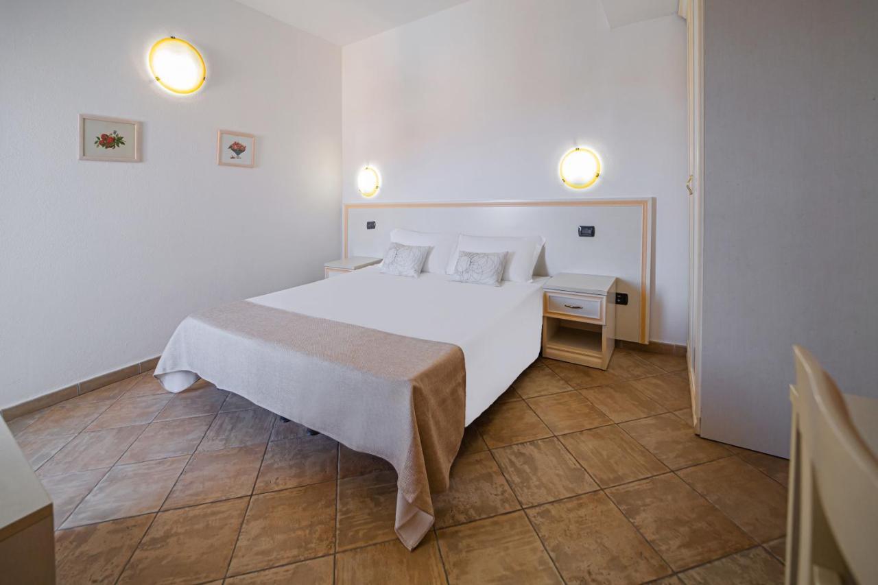 Il Gabbiano Hotel La Maddalena  Kültér fotó
